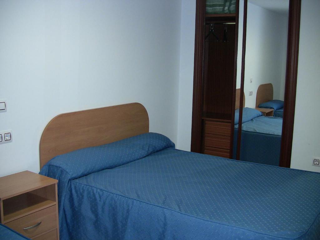 Apartahotel Los Hermanos Ocaña Pokoj fotografie